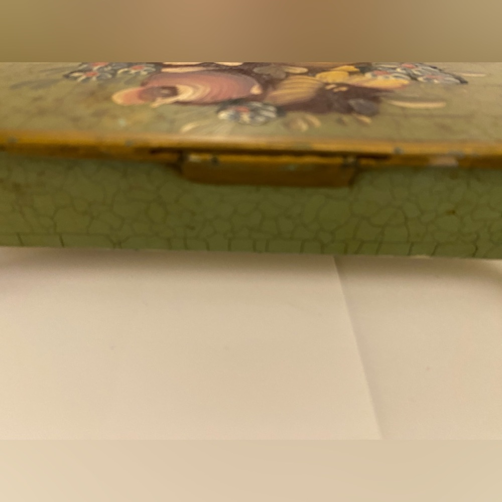 Vintage Dutch Toleware Metal Cigarette Box on Feet - Picture 6 of 16